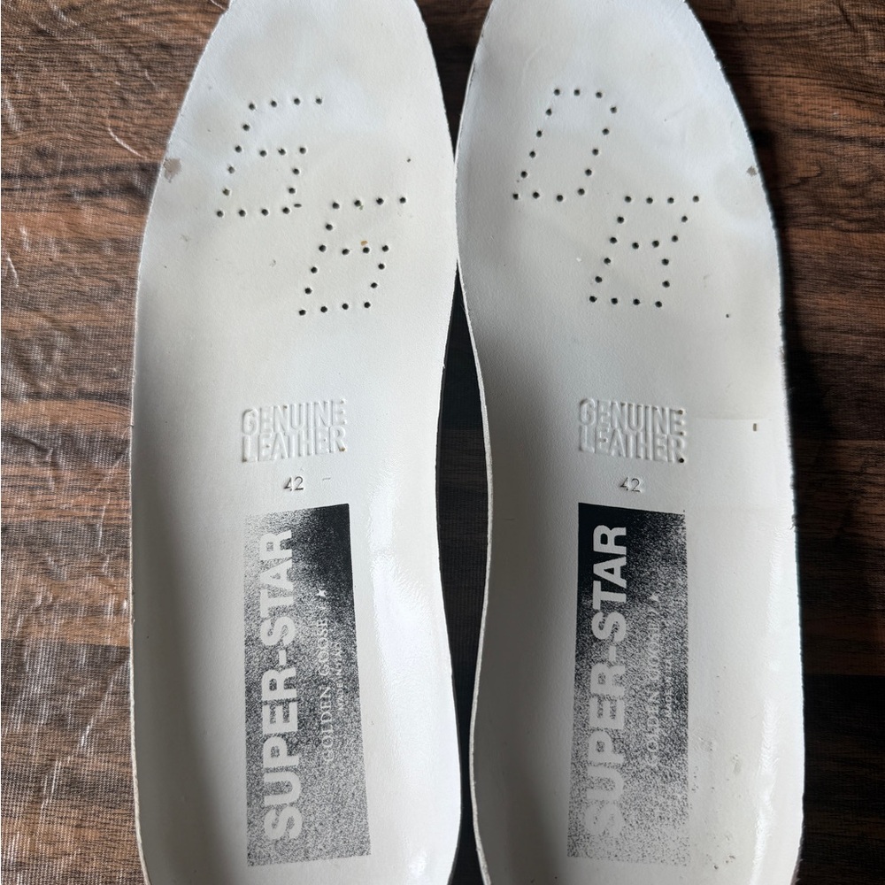 Golden Goose Sneakers with Star Detail - Picture 6 of 6